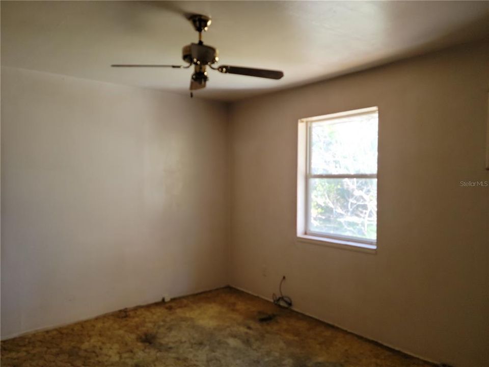 Active With Contract: $122,000 (2 beds, 1 baths, 1112 Square Feet)