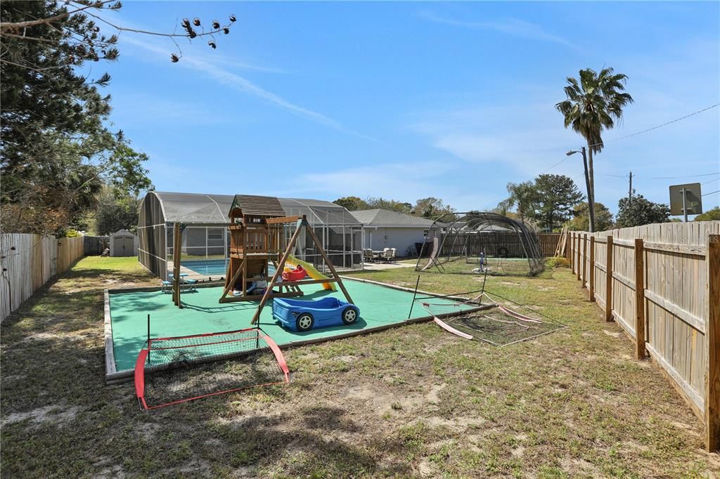 Recently Sold: $415,000 (4 beds, 2 baths, 2401 Square Feet)