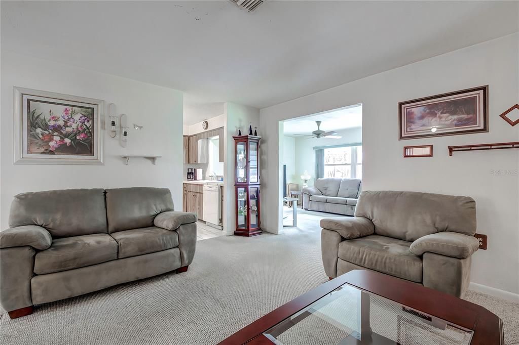 Active With Contract: $229,900 (2 beds, 2 baths, 1348 Square Feet)