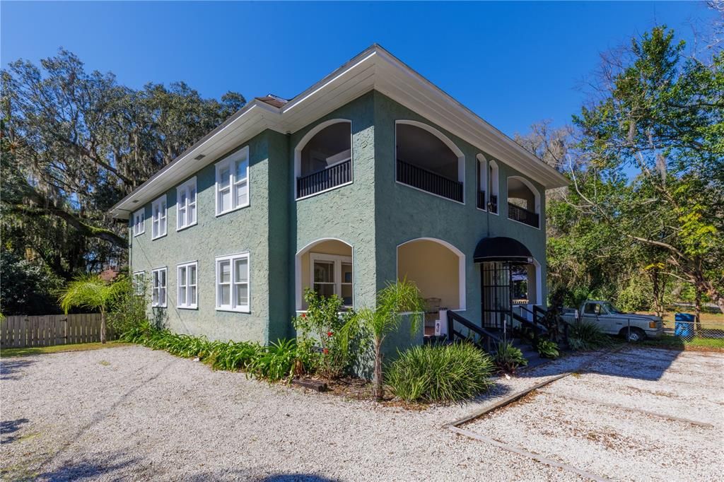 Active With Contract: $775,000 (8 beds, 0 baths, 3168 Square Feet)