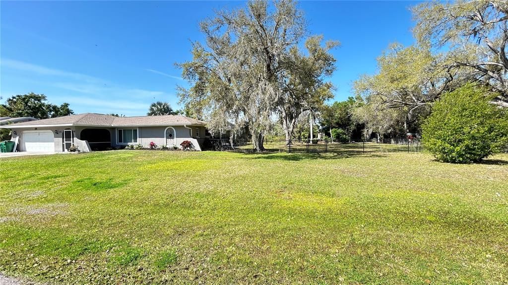 Recently Sold: $419,000 (3 beds, 2 baths, 1795 Square Feet)