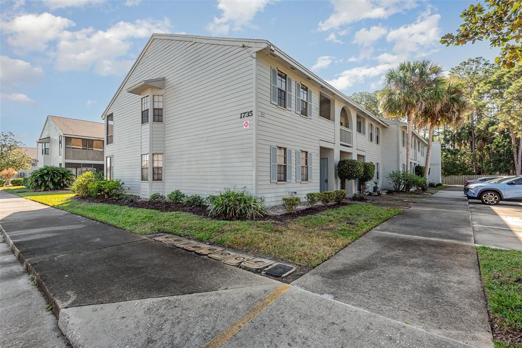 Recently Sold: $149,999 (2 beds, 2 baths, 915 Square Feet)