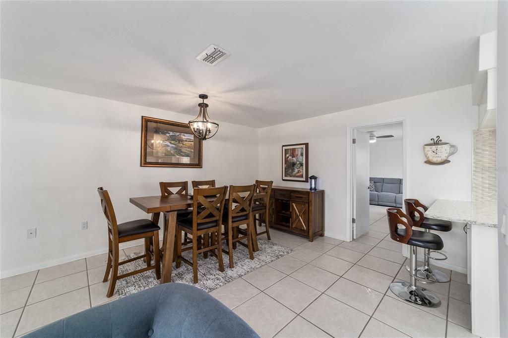 Active With Contract: $279,999 (3 beds, 2 baths, 1604 Square Feet)