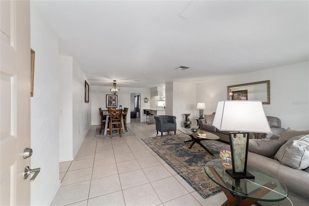 Active With Contract: $279,999 (3 beds, 2 baths, 1604 Square Feet)