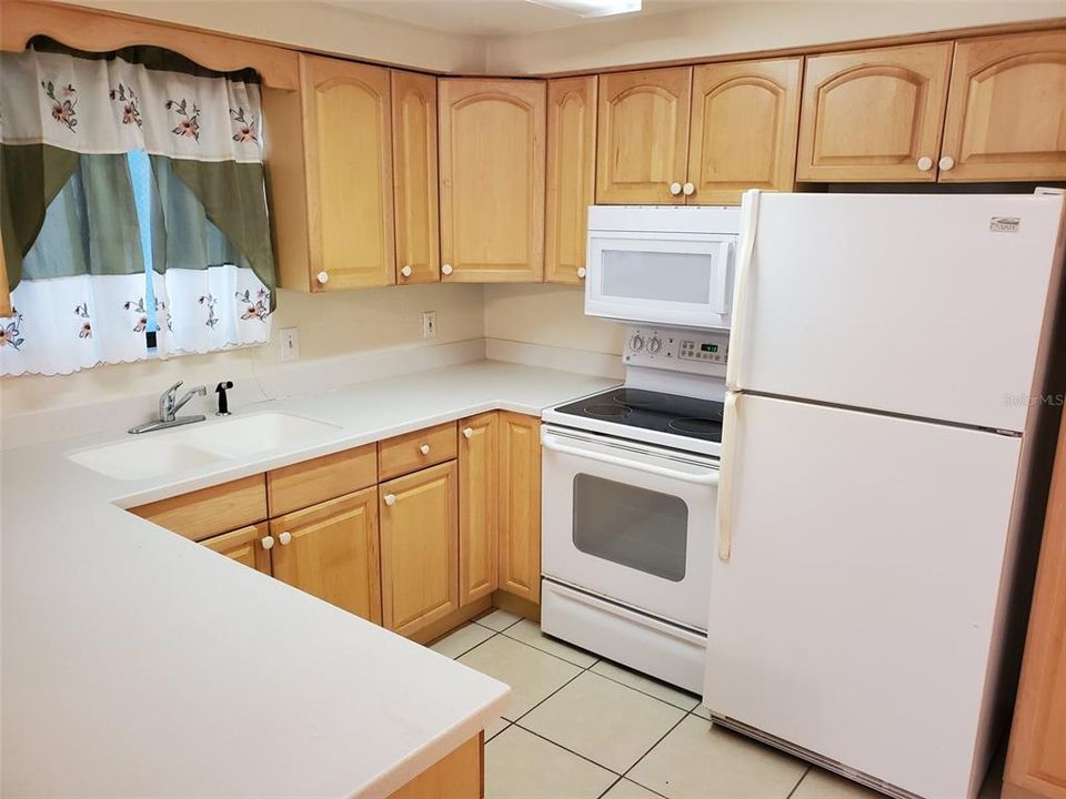 For Rent: $2,000 (2 beds, 2 baths, 1050 Square Feet)