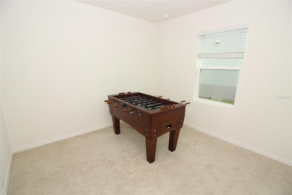 For Rent: $2,500 (4 beds, 2 baths, 1836 Square Feet)