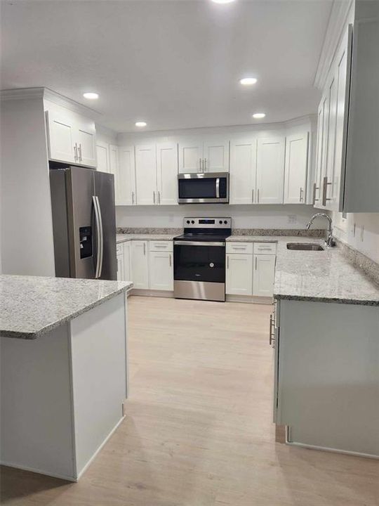 Active With Contract: $499,900 (3 beds, 2 baths, 2216 Square Feet)