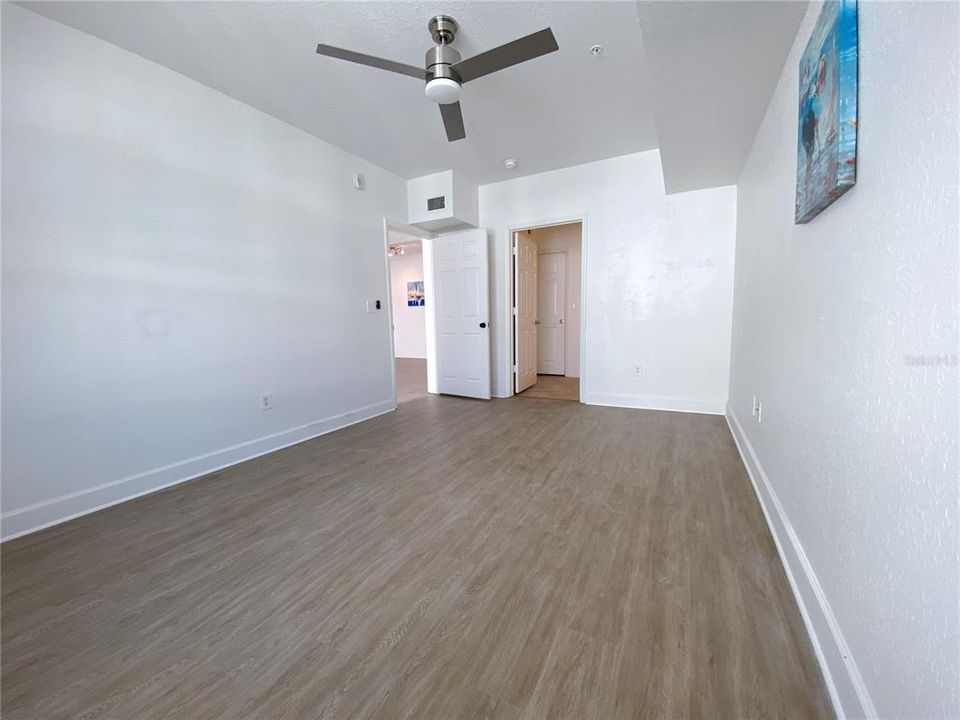 For Sale: $249,990 (2 beds, 2 baths, 1223 Square Feet)
