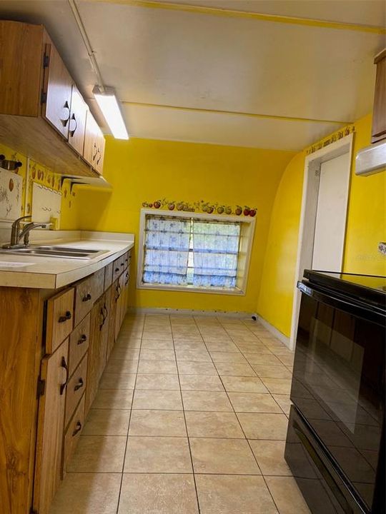 For Sale: $178,500 (2 beds, 1 baths, 800 Square Feet)