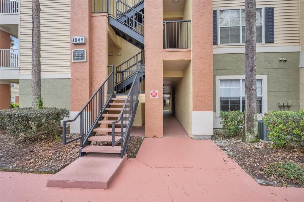 Recently Sold: $225,000 (1 beds, 1 baths, 657 Square Feet)
