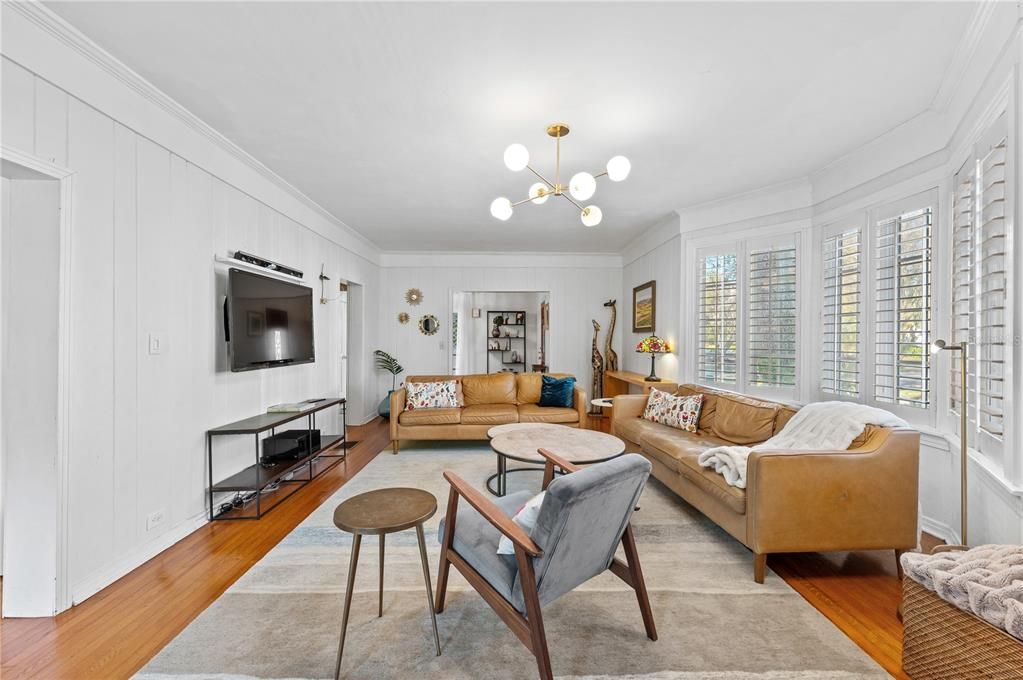 Active With Contract: $1,500,000 (4 beds, 2 baths, 3089 Square Feet)