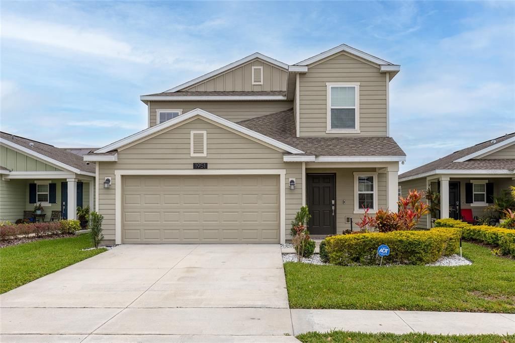 Recently Sold: $419,900 (5 beds, 2 baths, 2388 Square Feet)