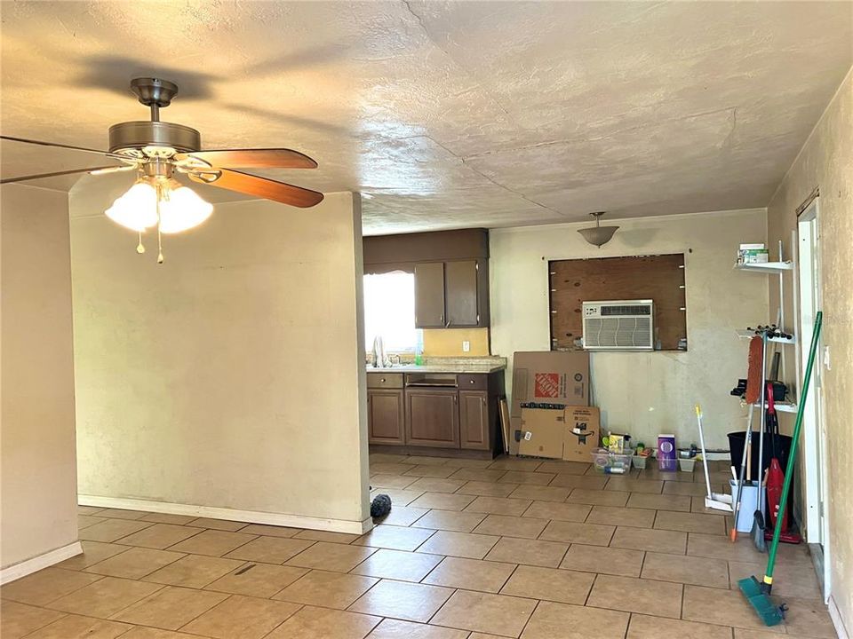 For Sale: $120,000 (3 beds, 1 baths, 1212 Square Feet)