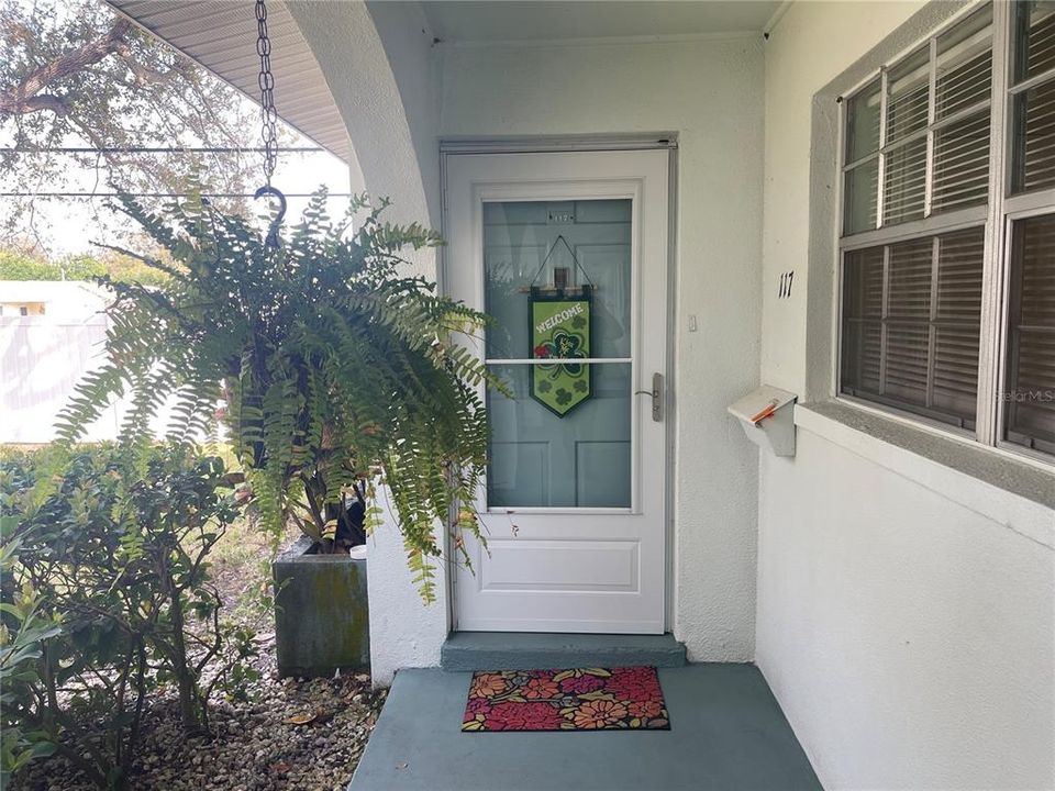 Active With Contract: $179,900 (2 beds, 2 baths, 1355 Square Feet)