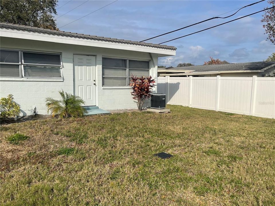 Active With Contract: $179,900 (2 beds, 2 baths, 1355 Square Feet)