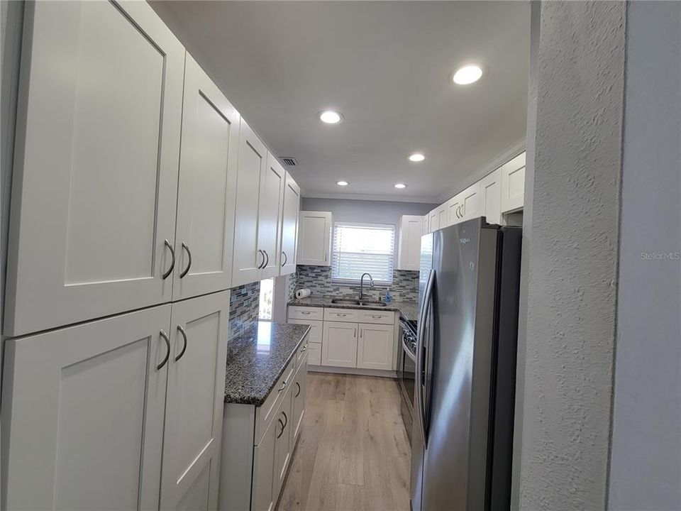 For Sale: $180,000 (2 beds, 2 baths, 1070 Square Feet)
