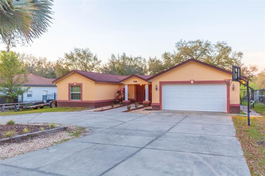 Active With Contract: $425,000 (4 beds, 2 baths, 2454 Square Feet)