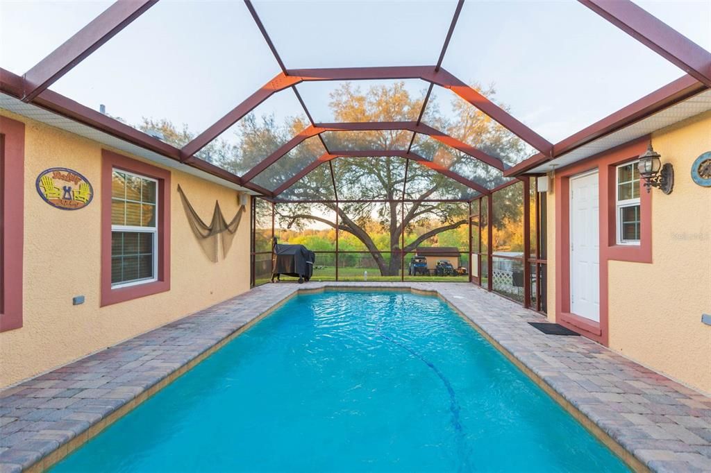 Recently Sold: $425,000 (4 beds, 2 baths, 2454 Square Feet)