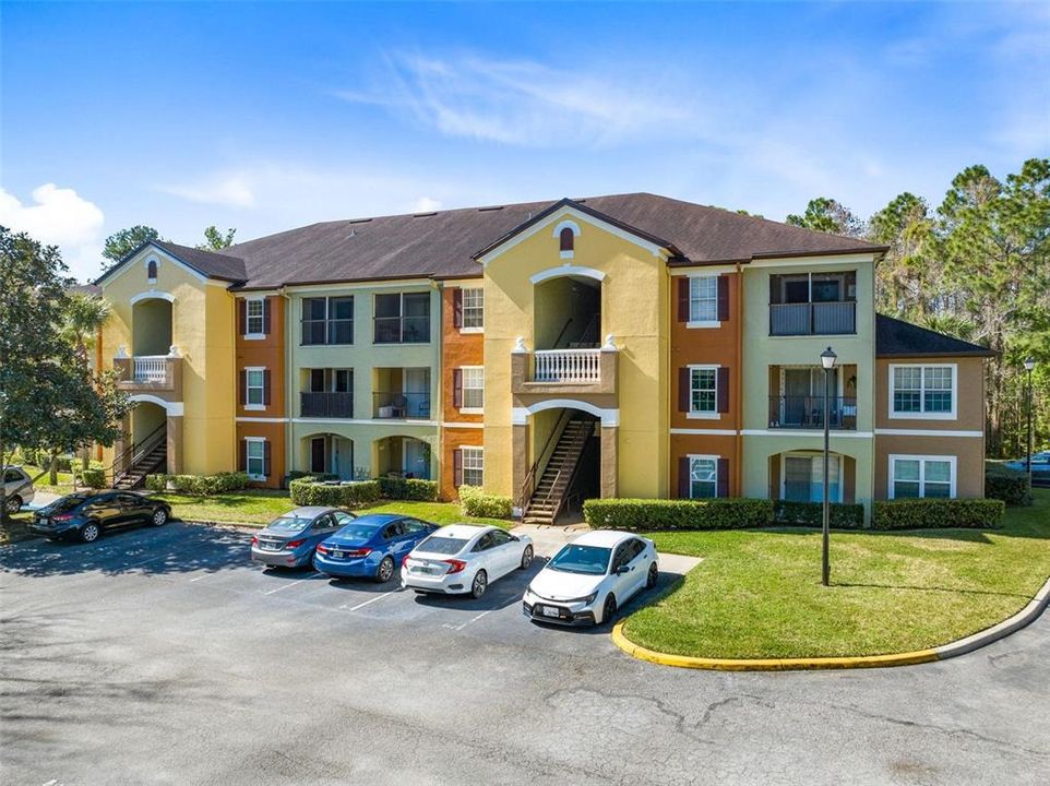 Active With Contract: $199,000 (1 beds, 1 baths, 732 Square Feet)