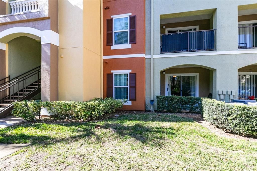 Active With Contract: $199,000 (1 beds, 1 baths, 732 Square Feet)