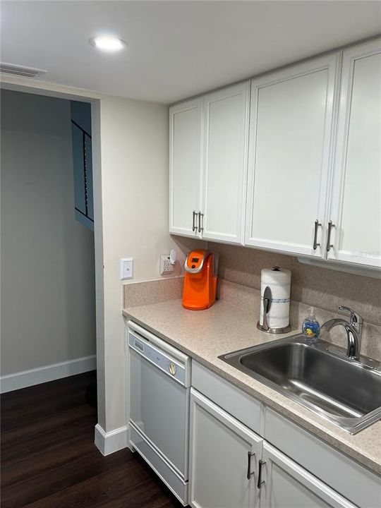Recently Sold: $250,000 (2 beds, 2 baths, 1216 Square Feet)