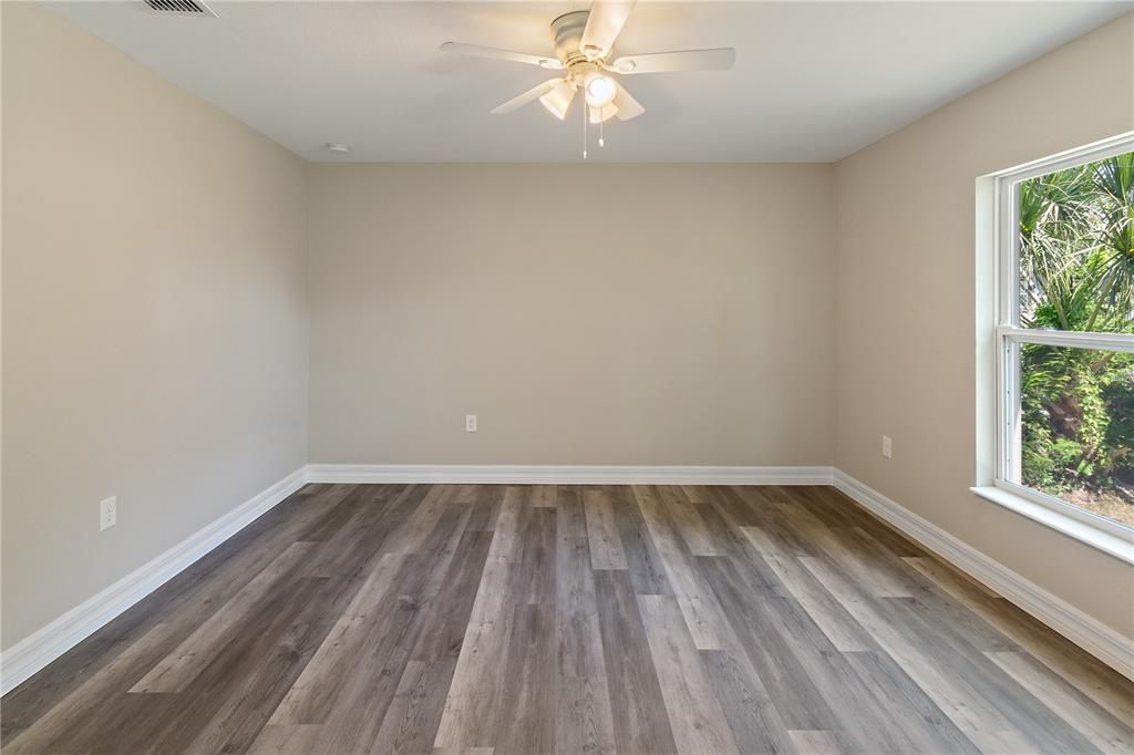Active With Contract: $275,000 (3 beds, 2 baths, 1320 Square Feet)