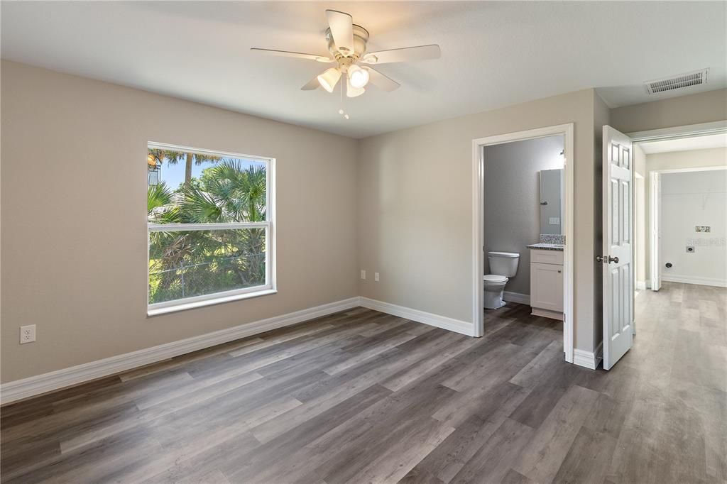 Active With Contract: $275,000 (3 beds, 2 baths, 1320 Square Feet)