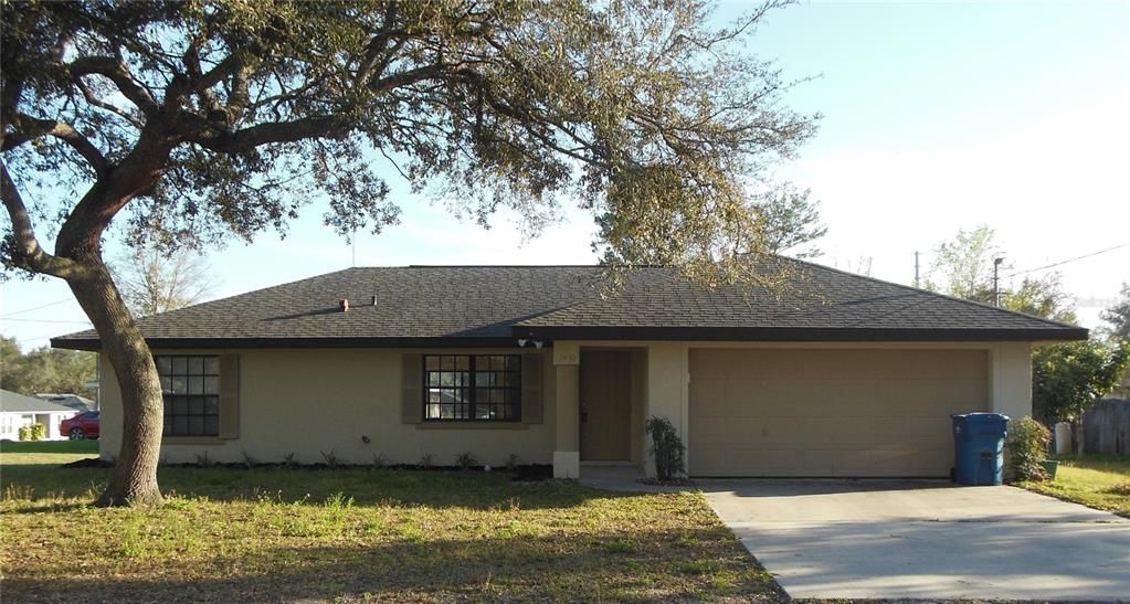 Active With Contract: $1,700 (3 beds, 2 baths, 1217 Square Feet)