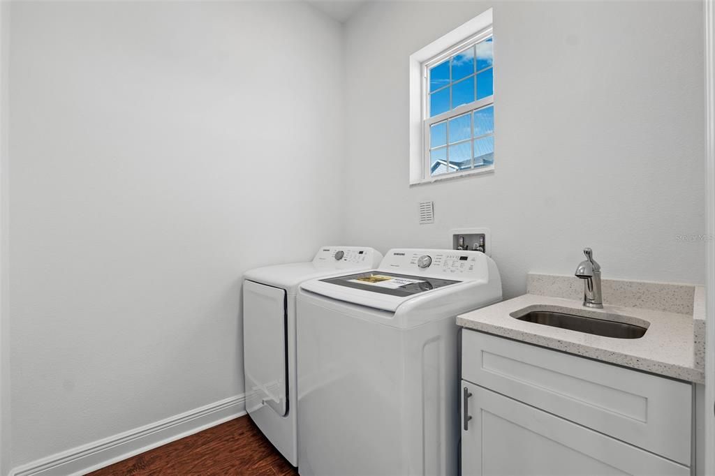 For Sale: $429,000 (3 beds, 2 baths, 1670 Square Feet)
