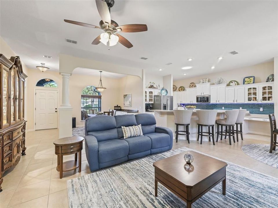 Active With Contract: $450,000 (3 beds, 3 baths, 2093 Square Feet)