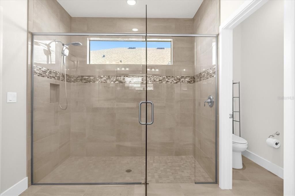 owners suite shower