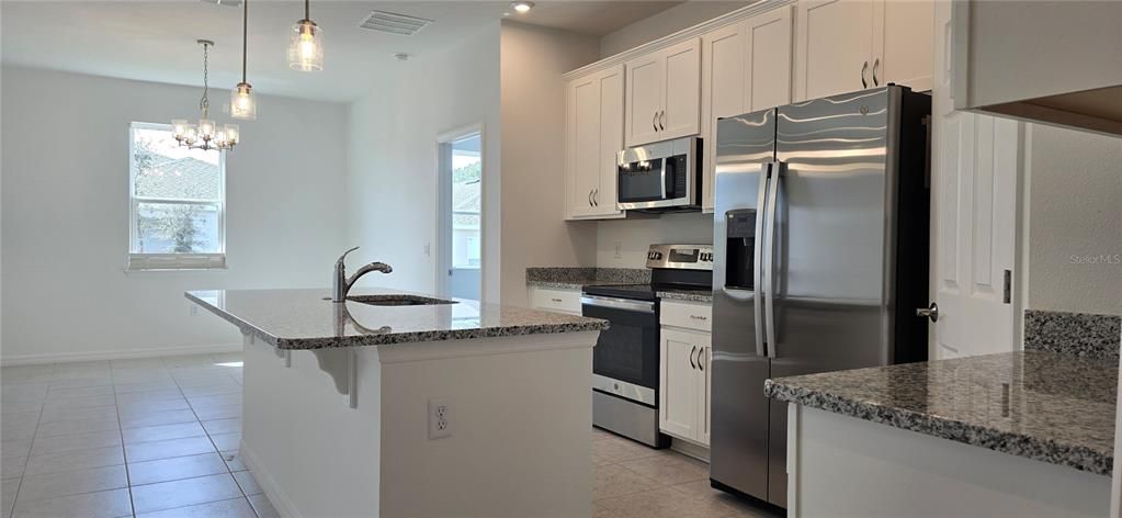 Active With Contract: $2,100 (3 beds, 2 baths, 1589 Square Feet)