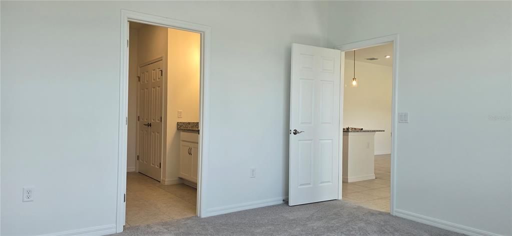 Active With Contract: $2,100 (3 beds, 2 baths, 1589 Square Feet)