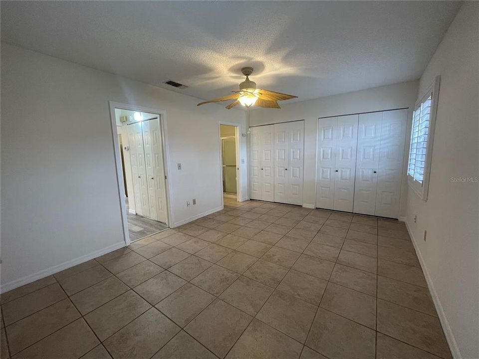 Active With Contract: $135,000 (1 beds, 1 baths, 800 Square Feet)