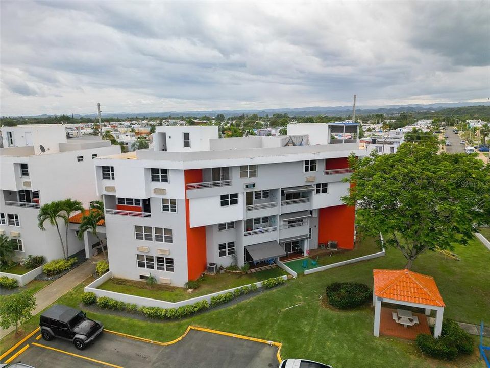 Vendido Recientemente: $278,000 (3 camas, 2 baños, 1402.78 Pies cuadrados)