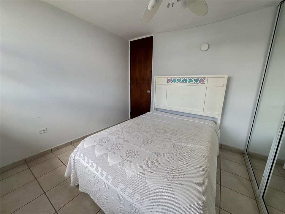 Vendido Recientemente: $278,000 (3 camas, 2 baños, 1402.78 Pies cuadrados)