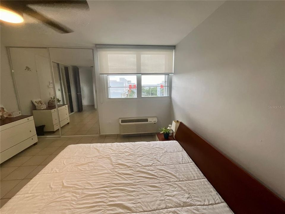 Vendido Recientemente: $278,000 (3 camas, 2 baños, 1402.78 Pies cuadrados)