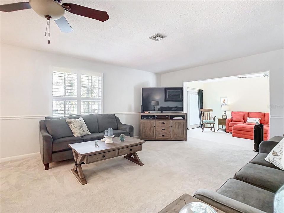 Recently Sold: $725,000 (2 beds, 2 baths, 1823 Square Feet)