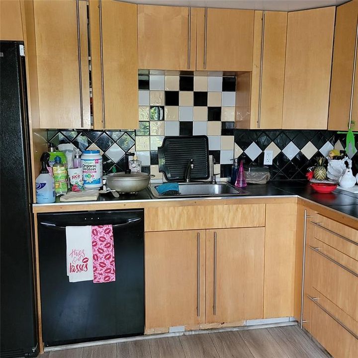 For Sale: $149,000 (2 beds, 2 baths, 1160 Square Feet)