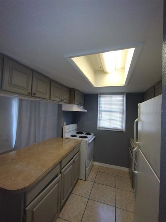 For Sale: $115,000 (2 beds, 1 baths, 992 Square Feet)