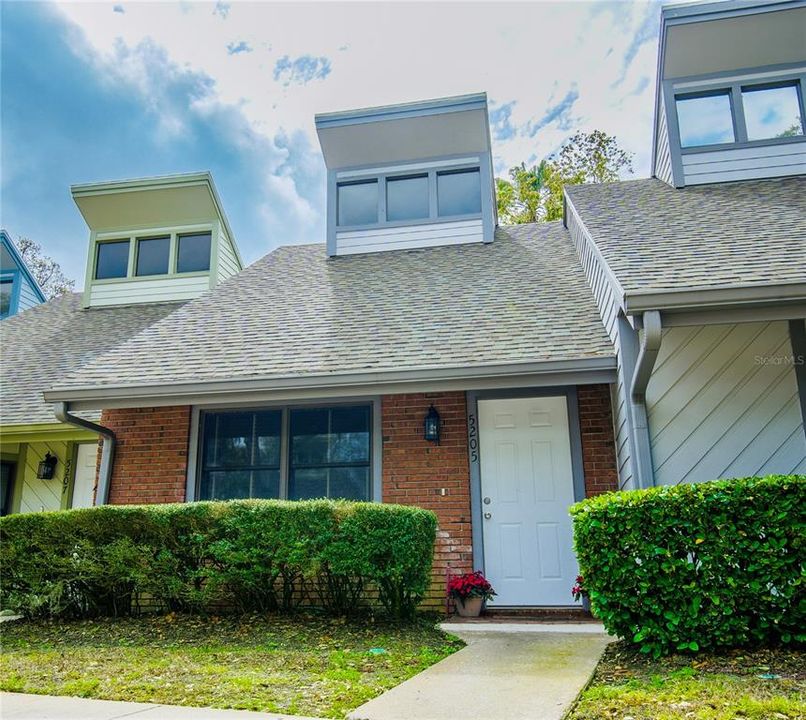 Recently Sold: $200,000 (2 beds, 2 baths, 1159 Square Feet)