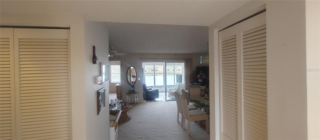 For Sale: $200,000 (2 beds, 2 baths, 1270 Square Feet)