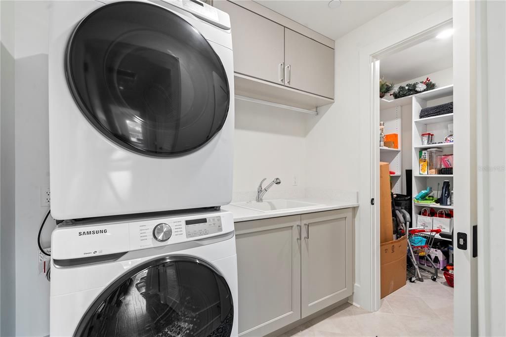 Laundry with Built-Ins