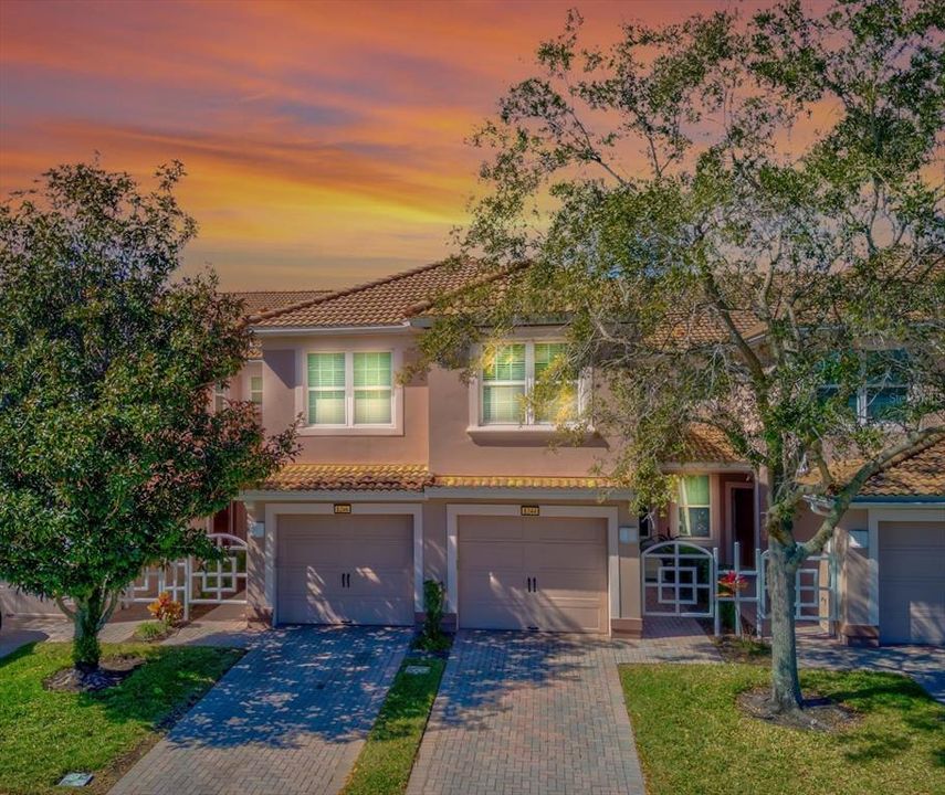 最近售出: $320,000 (2 贝兹, 2 浴室, 1435 平方英尺)