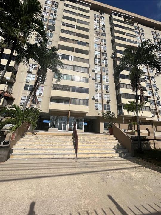 Vendido Recientemente: $165,000 (3 camas, 2 baños, 1075 Pies cuadrados)