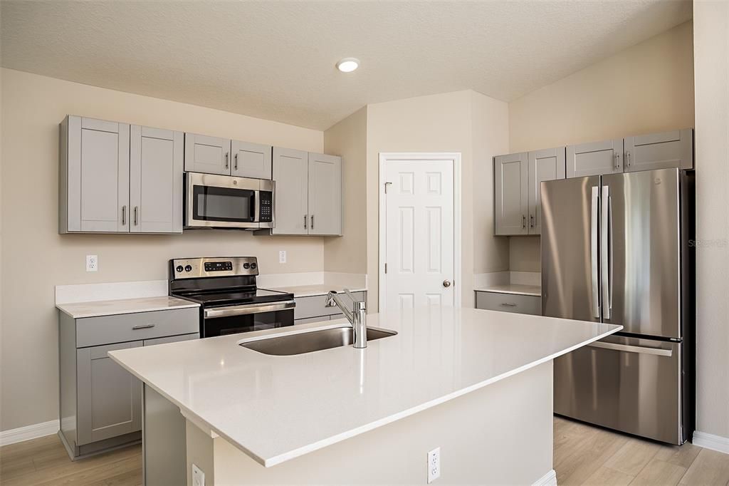 For Sale: $309,995 (3 beds, 2 baths, 1420 Square Feet)