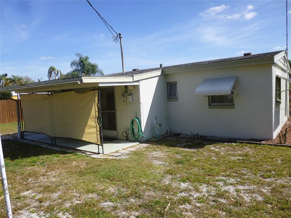 Recently Sold: $159,900 (2 beds, 1 baths, 914 Square Feet)