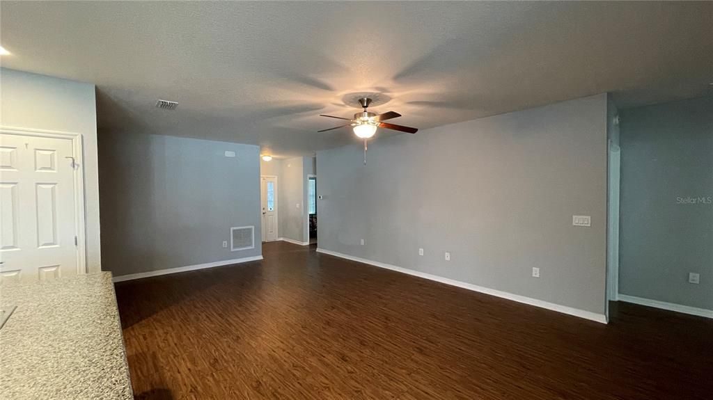 For Rent: $1,995 (3 beds, 2 baths, 1621 Square Feet)