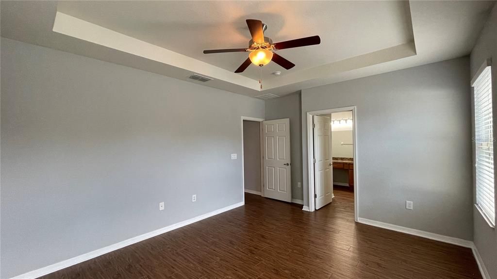 Recently Rented: $1,995 (3 beds, 2 baths, 1621 Square Feet)