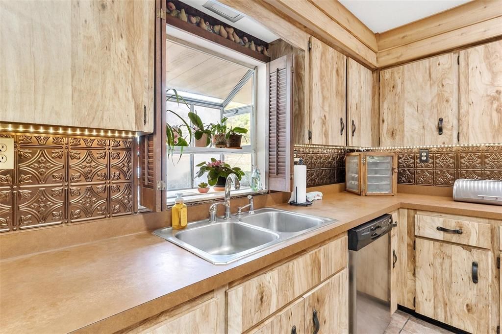 Kitchen Sink with Specialty Garden Window!